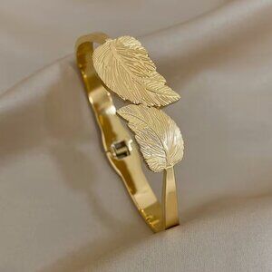 18K Gold Plated Cross-Leaf Stainless Steel Bracelet Sweatproof Rustproof